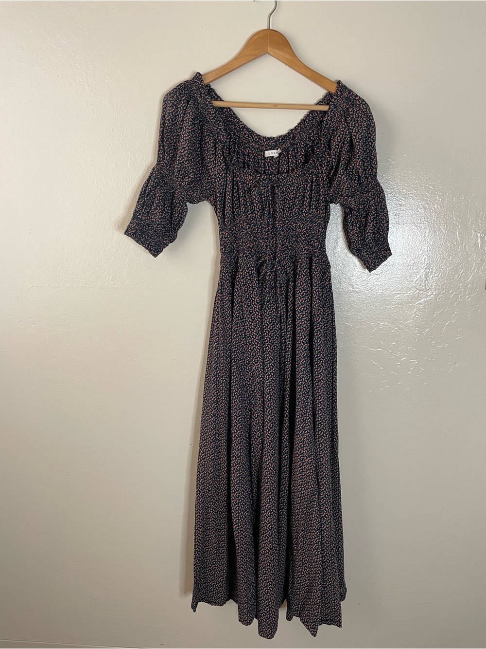 Doen Navy Floral Puff-Sleeve midi Dress romantic